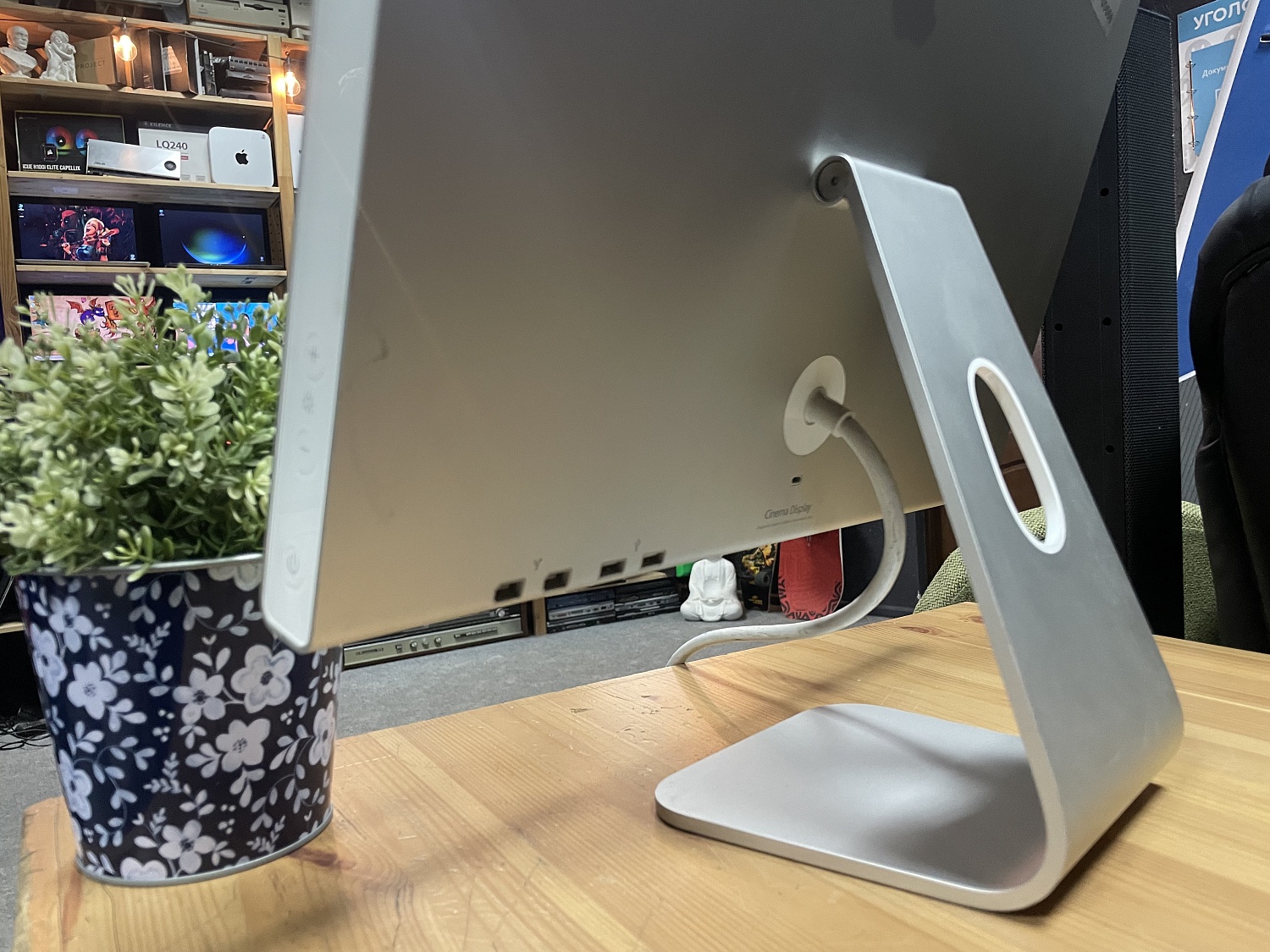 Монитор Apple Cinema Display