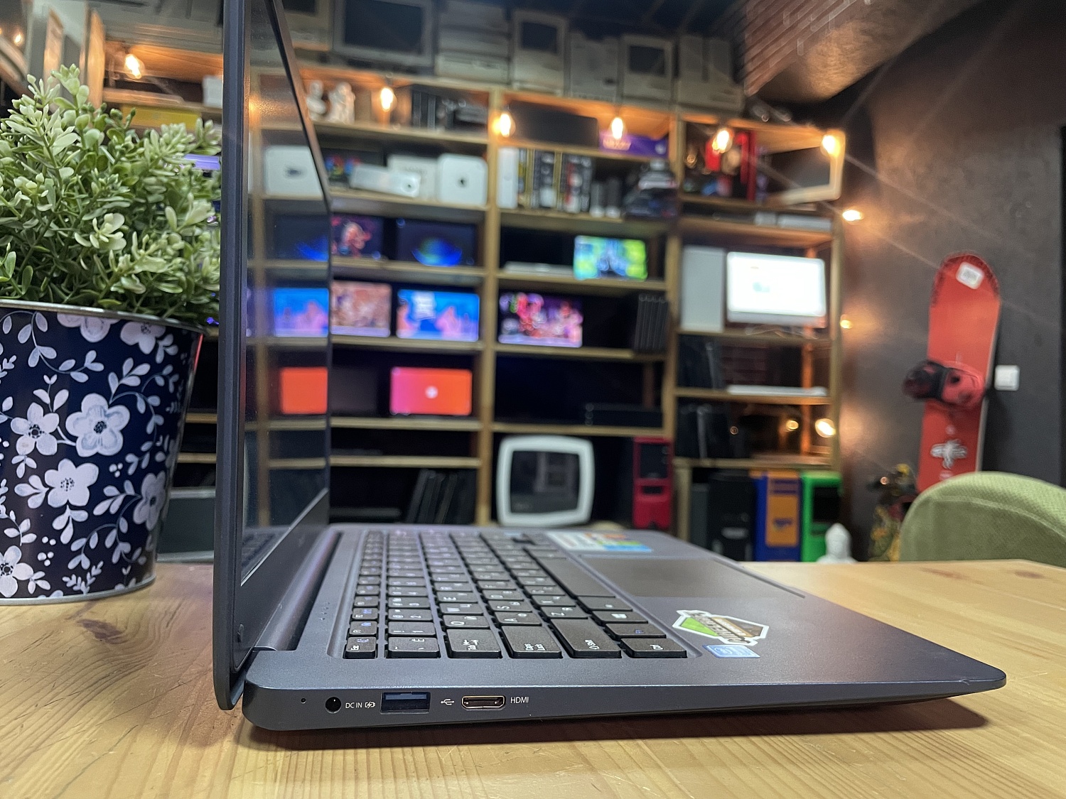 Ноутбук Prestigio SmartBook 141 C2