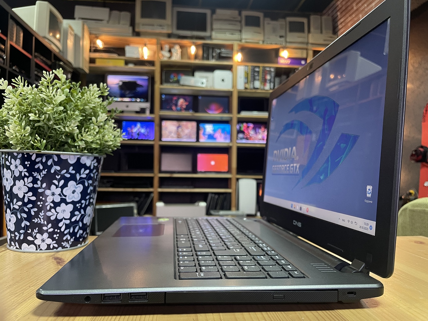 Ноутбук DNS C15B