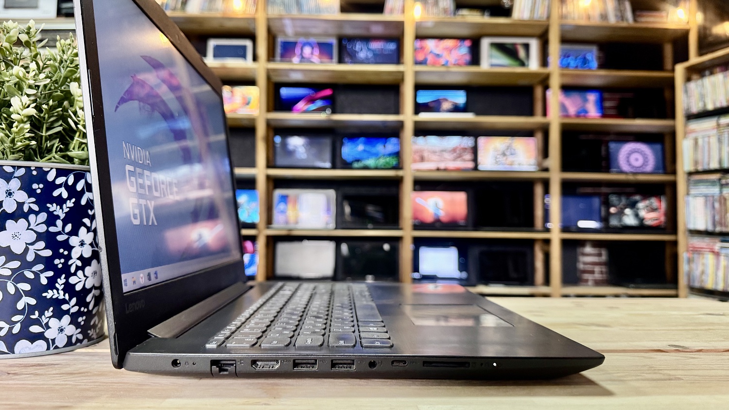 Ноутубк Lenovo IdeaPad 330-15IKB