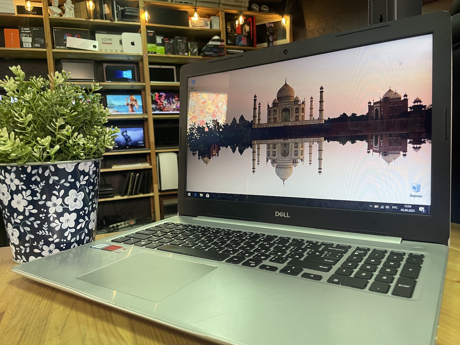 Ноутбук Dell P75F001