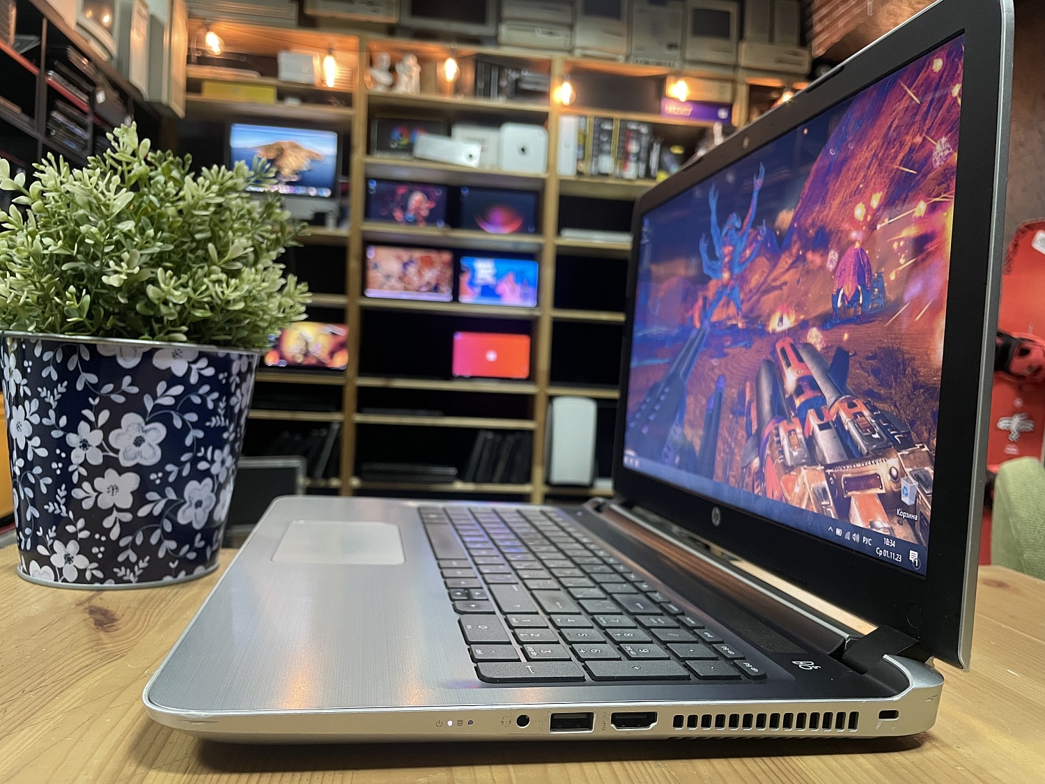 Ноутбук HP Pavilion 15-ab070ur