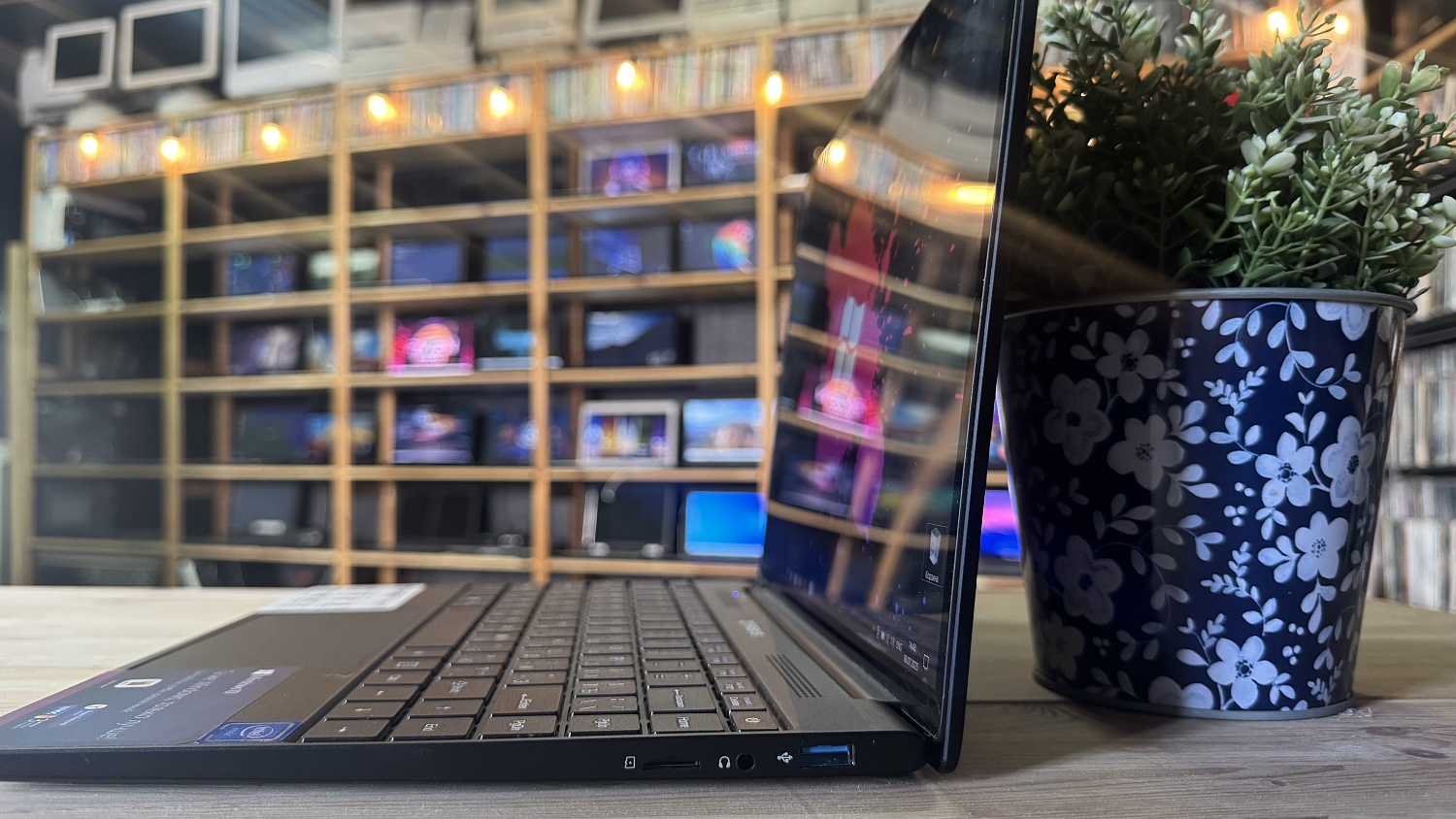 Ноутубк Irbis NB657