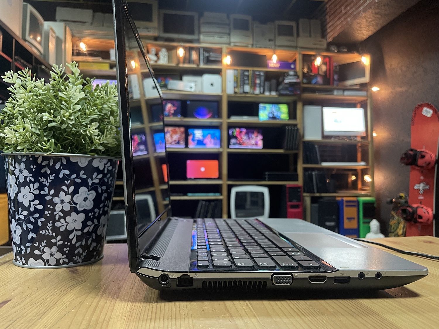 Ноутбук Samsung NP300E5A