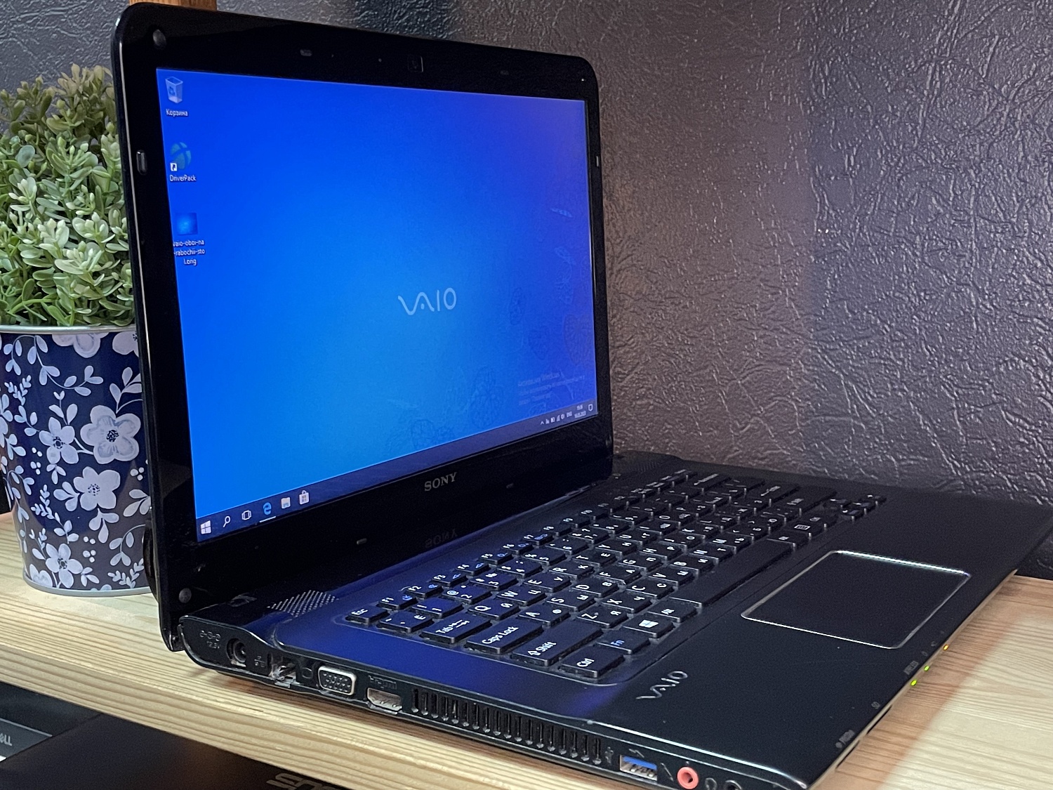 Ноутбук Sony VAIO SVE141J11V