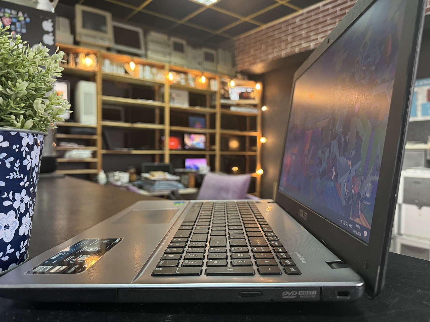 Ноутбук Asus X550C