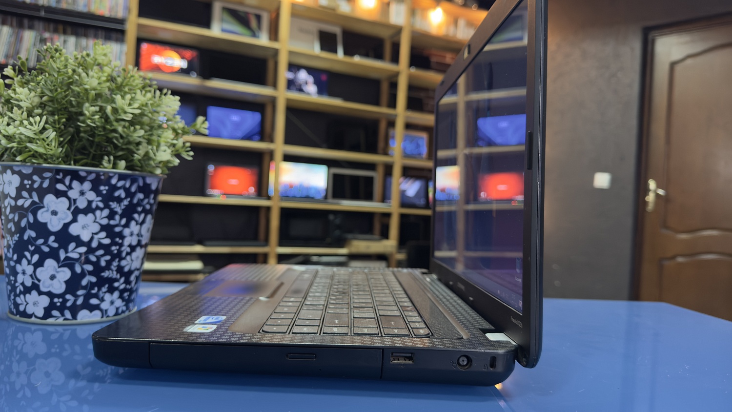 Ноутбук HP Compaq Presario CQ56