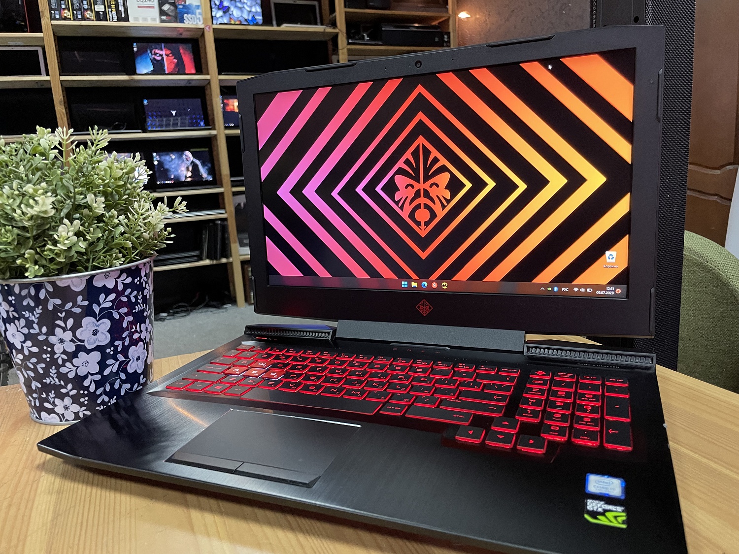 Ноутбук HP Omen 15-ce009ur