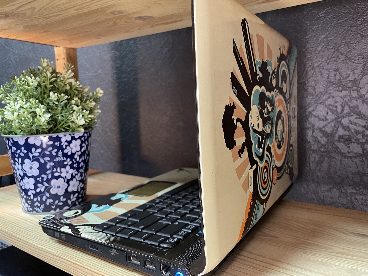 Ноутбук HP Pavilion DV2899er