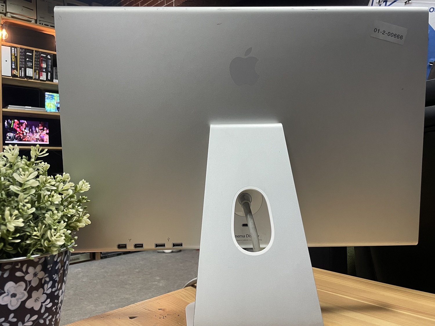 Монитор Apple Cinema Display