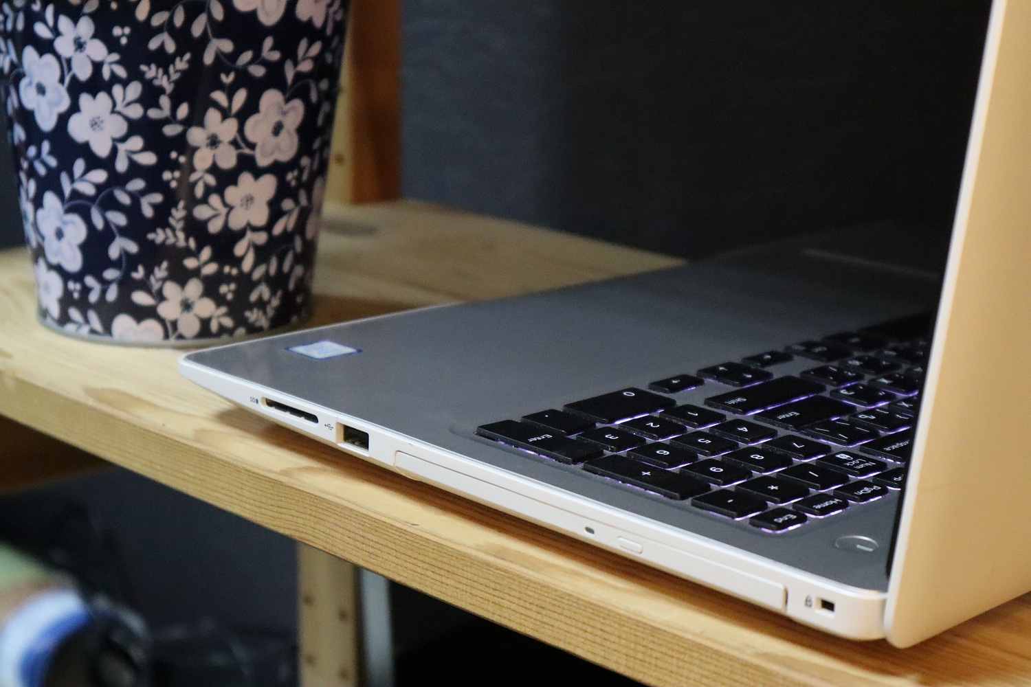 Ноутбук Dell Inspiron P75F001