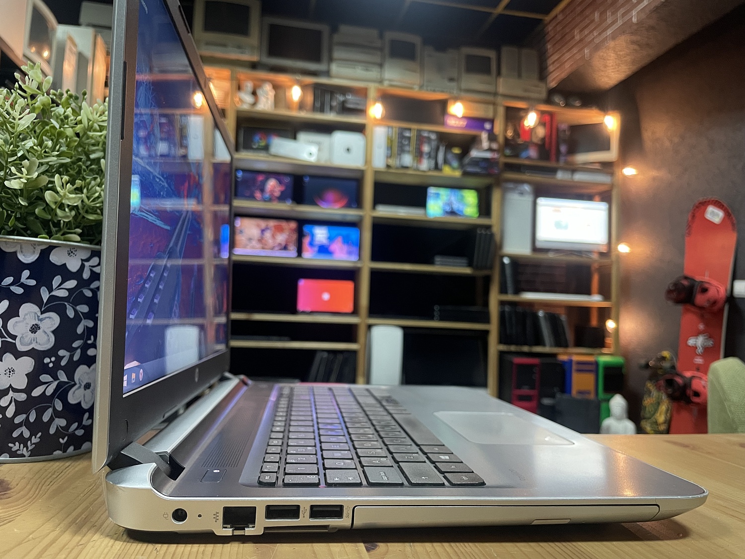 Ноутбук HP Pavilion 15-ab070ur