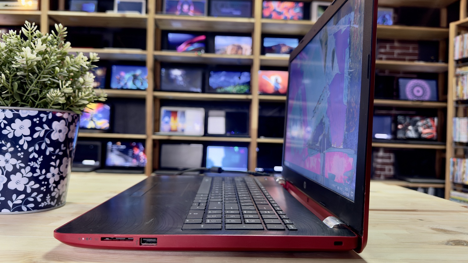 Ноутбук HP 15-bw516ur