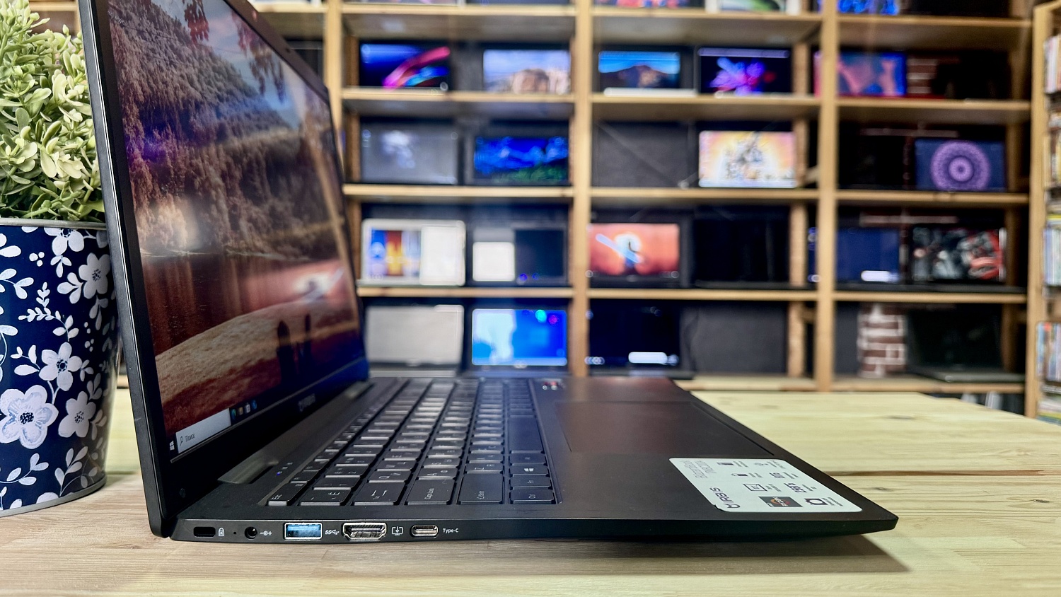 Ноутбук Irbis BlizzardBook 17NBC2004