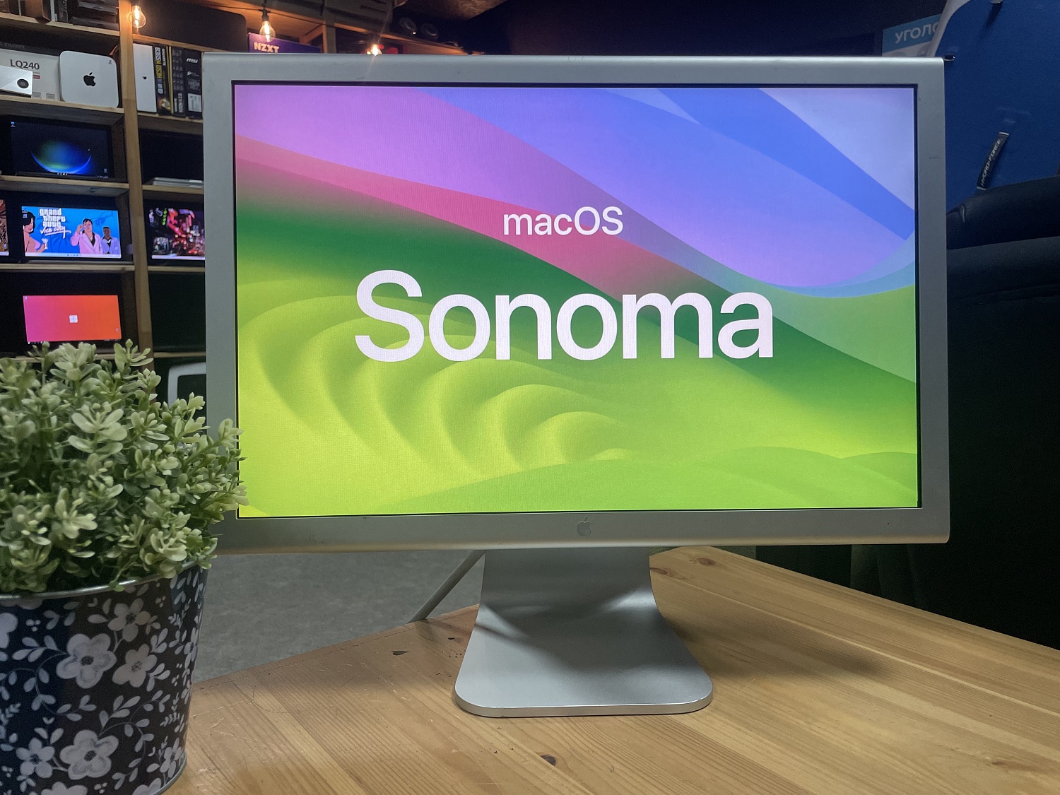 Монитор Apple Cinema Display