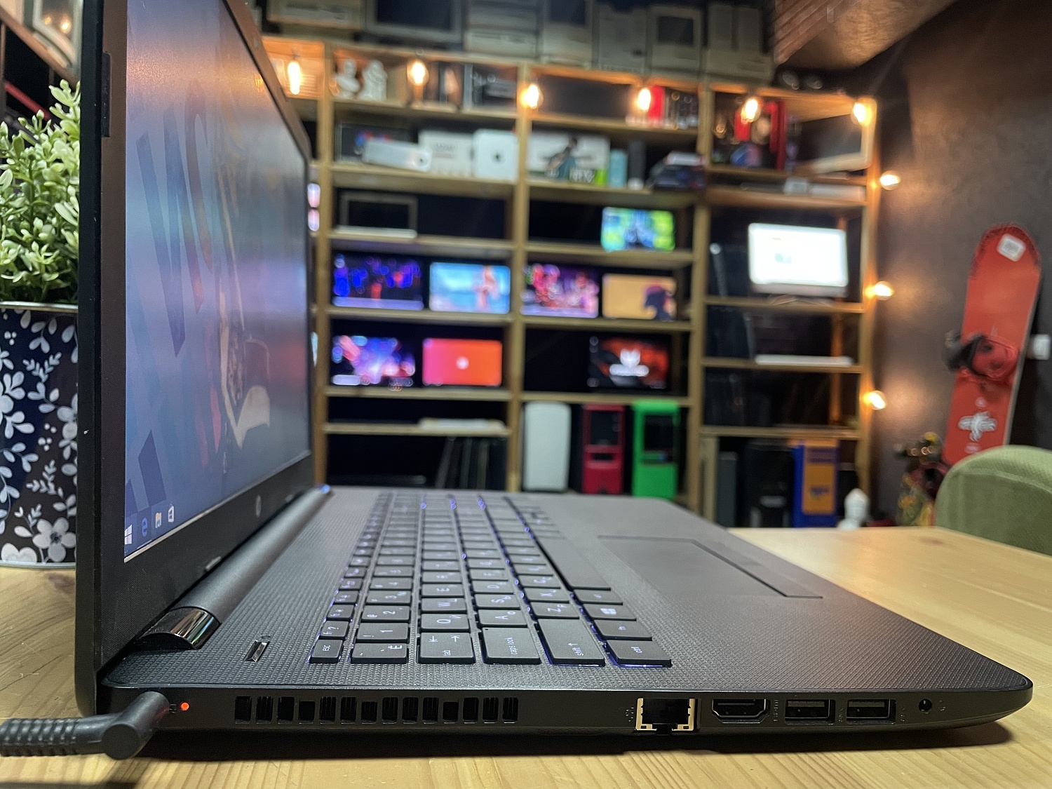 Ноутбук HP 15-rb082ur