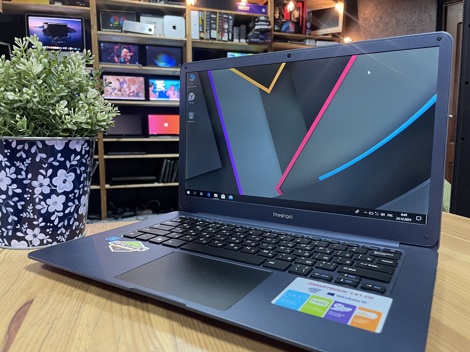 Ноутбук Prestigio SmartBook 141 C2