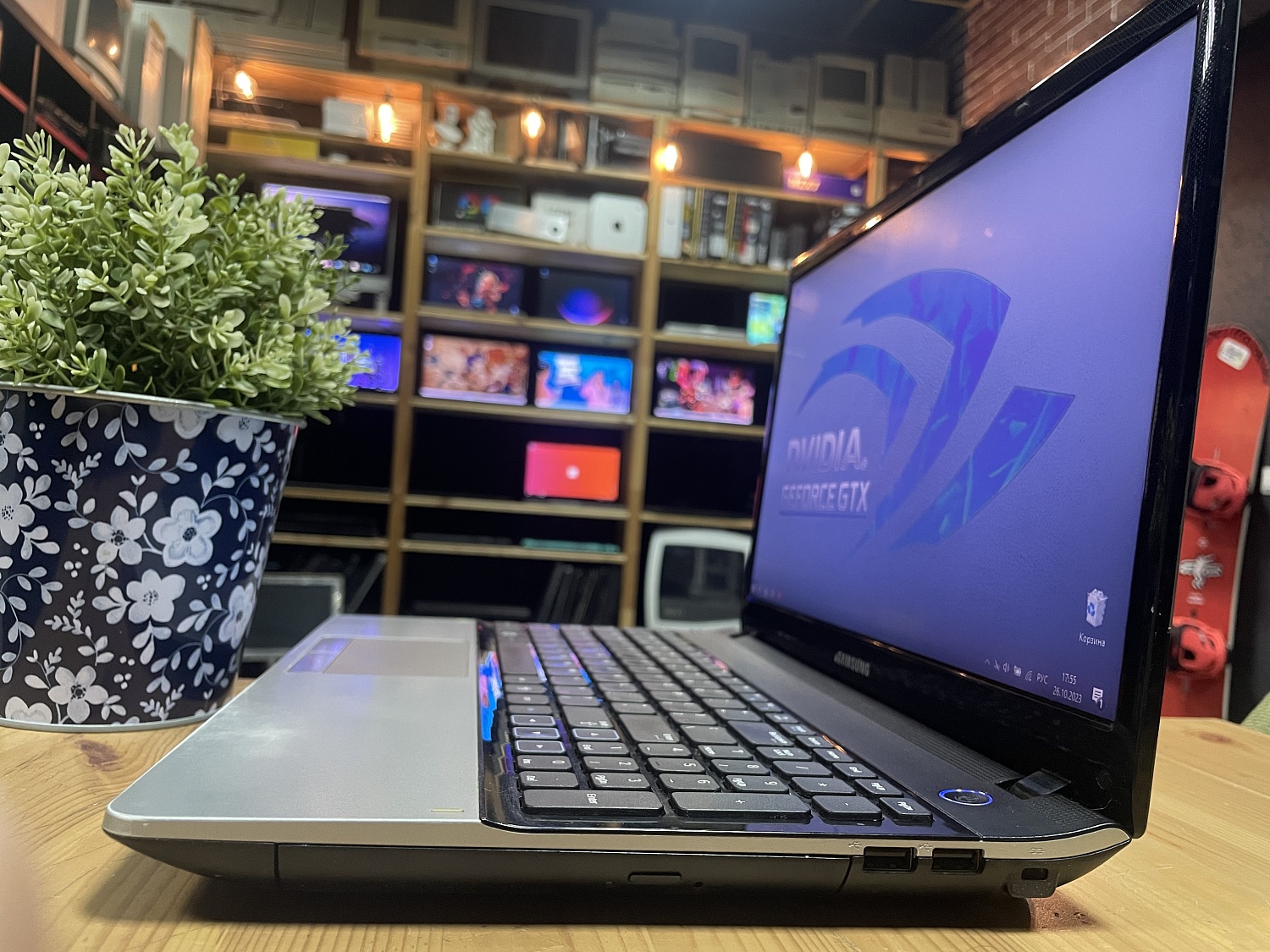 Ноутбук Samsung NP300E5A