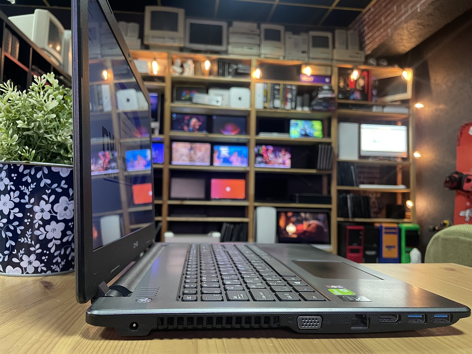 Ноутбук DNS C15B