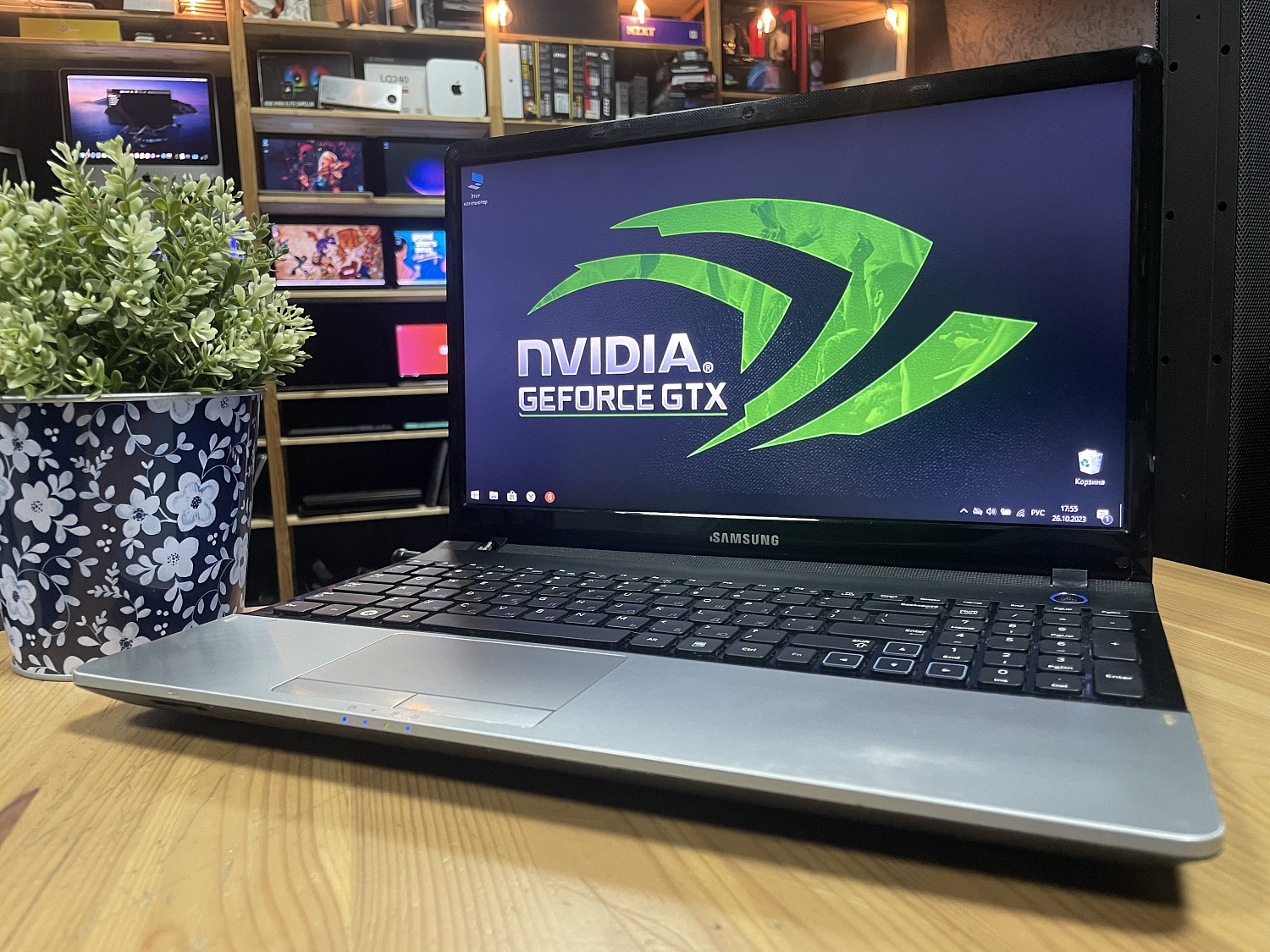 Ноутбук Samsung NP300E5A