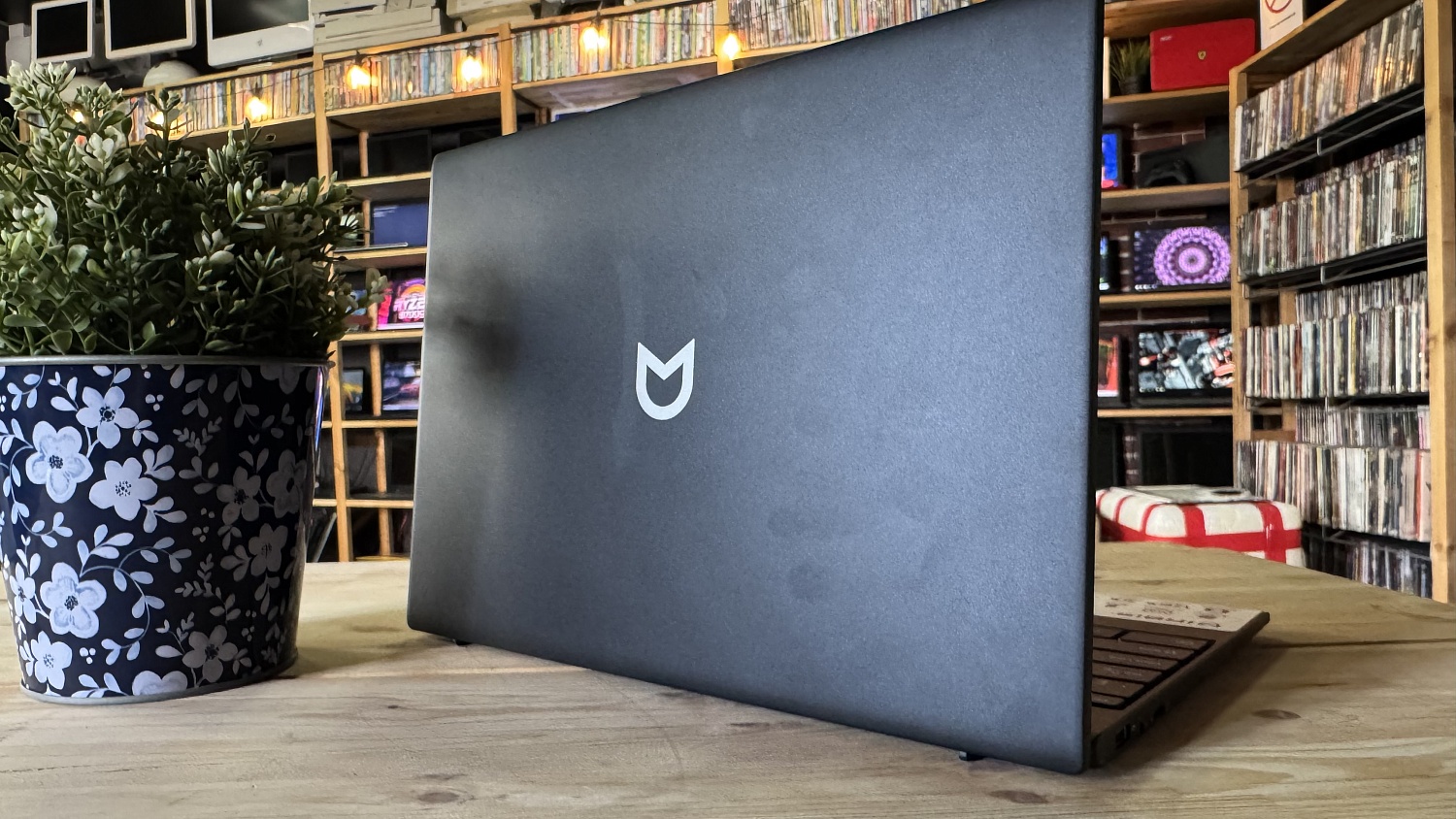 Ноутубк Irbis NB657