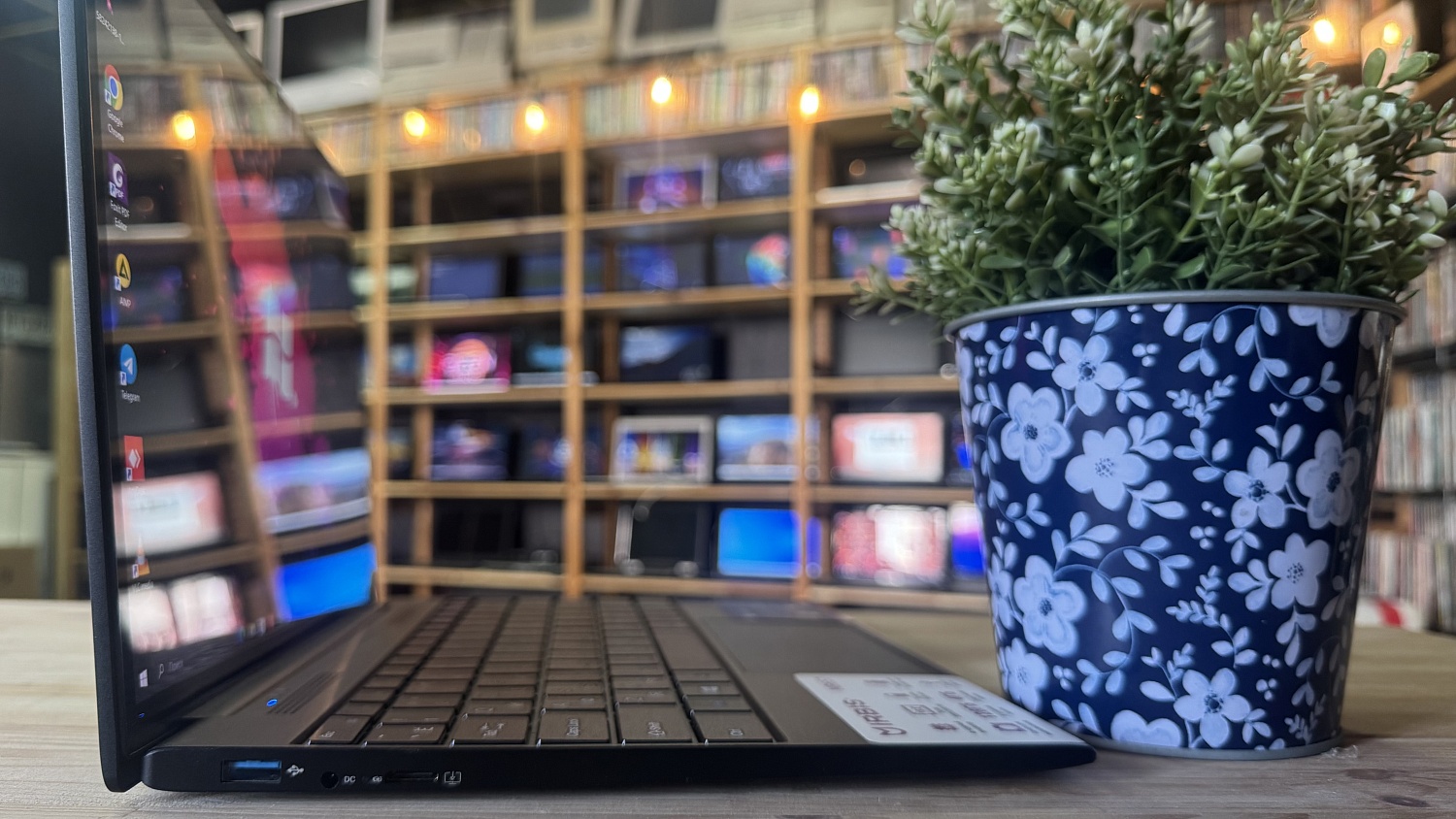 Ноутубк Irbis NB657