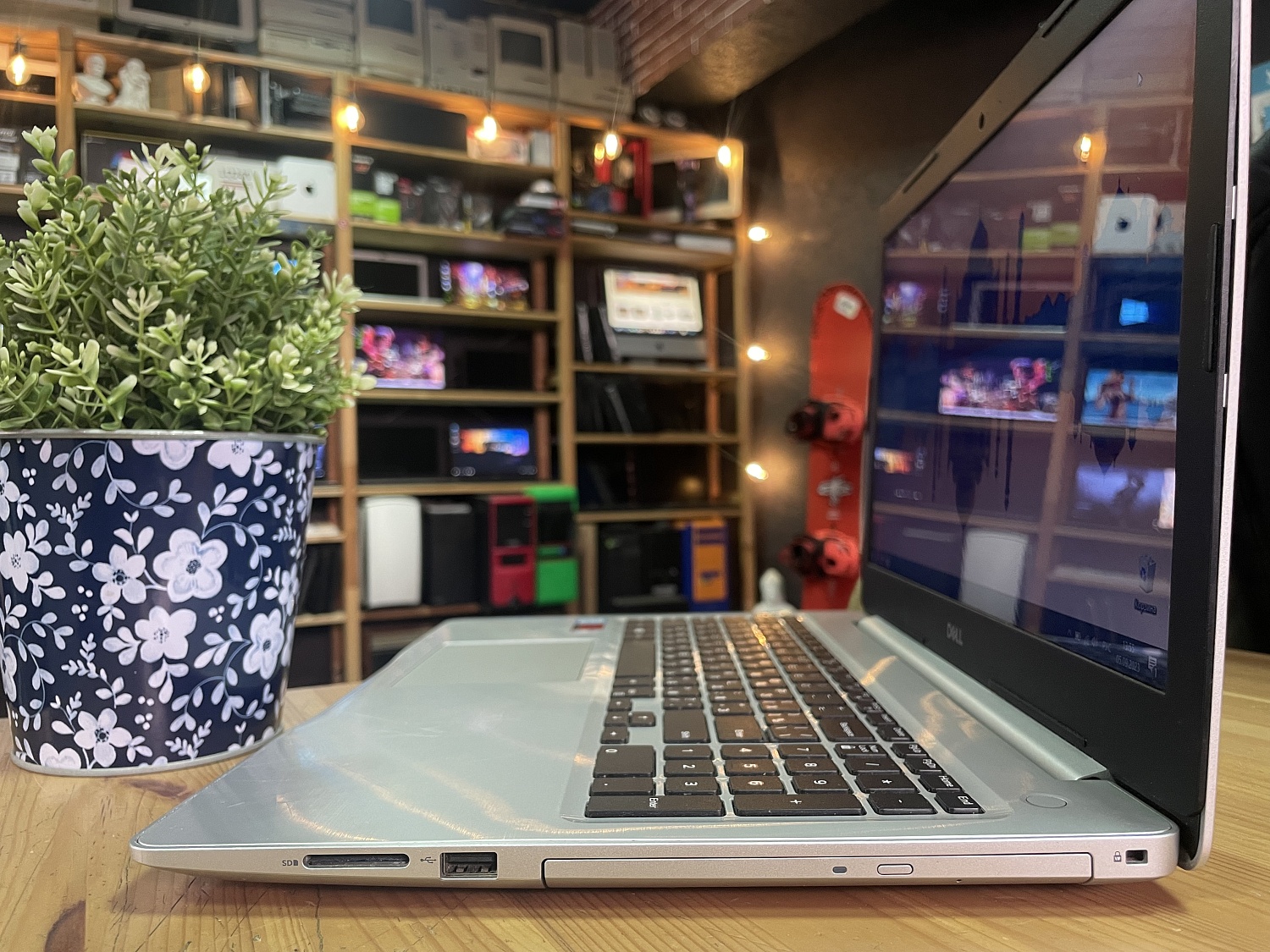 Ноутбук Dell P75F001